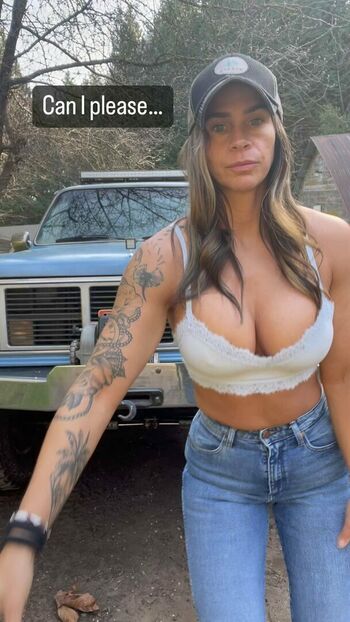 MuscleMommyAndGuns