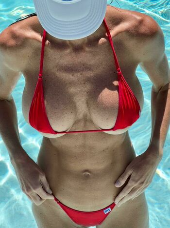 Mybikinipage Shelly