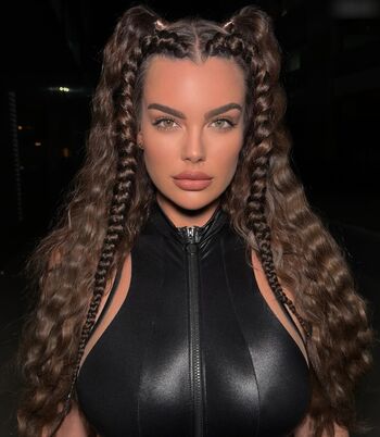 Nadine Mirada