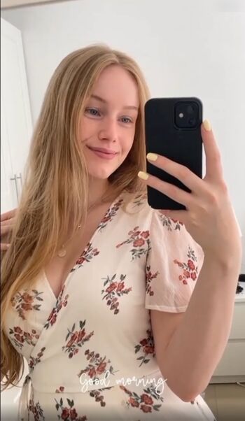 Nadine von relaxASMR
