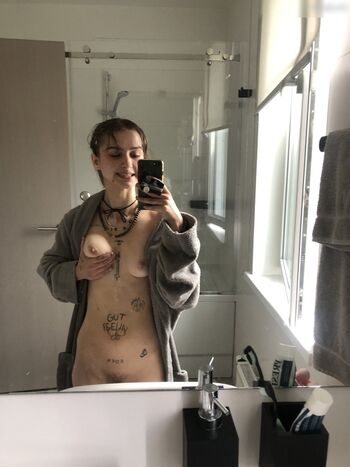 nadwaifu