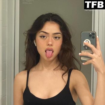 Nailea Devora