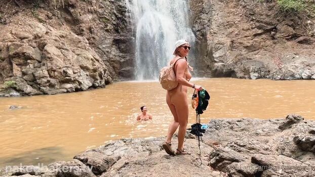 Naked Bakers