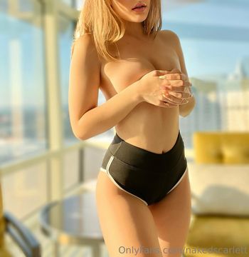 nakedscarlett