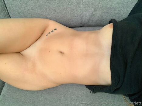 nakedscarlett
