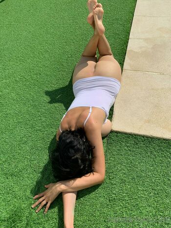 Nanda Reyes
