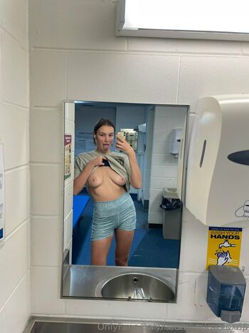 naomi_reyners_vip