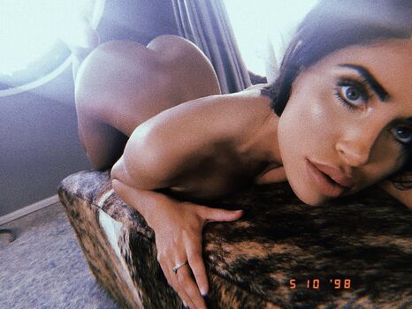 Naomi Woods