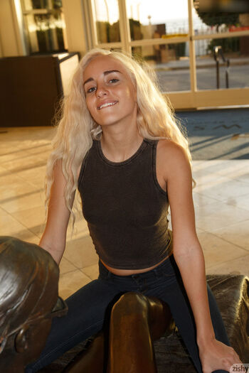 Naomi Woods