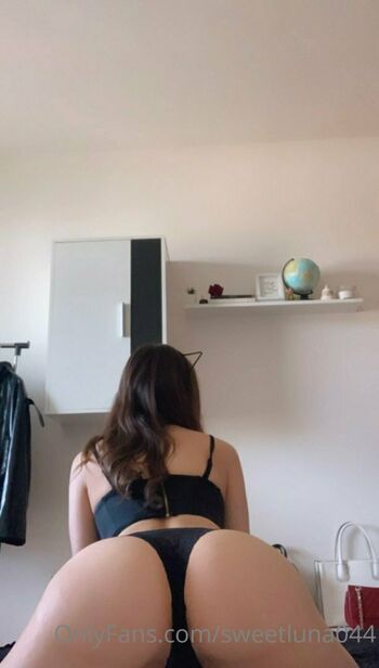 Naomy J