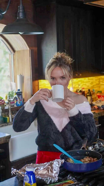 Natalie Alyn Lind