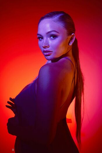 Natalie Alyn Lind