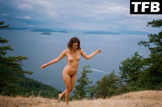Nathalie Kelley