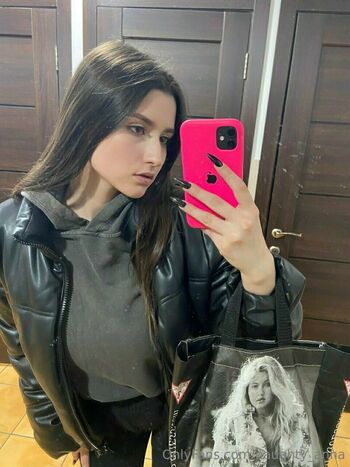 naughty_doll