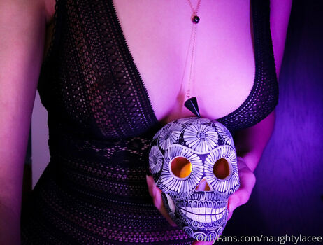 naughtylacee