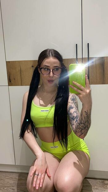 naughtynika