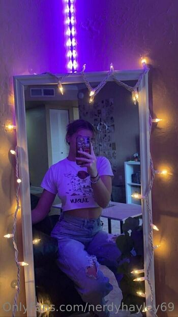 nerdyhayley69
