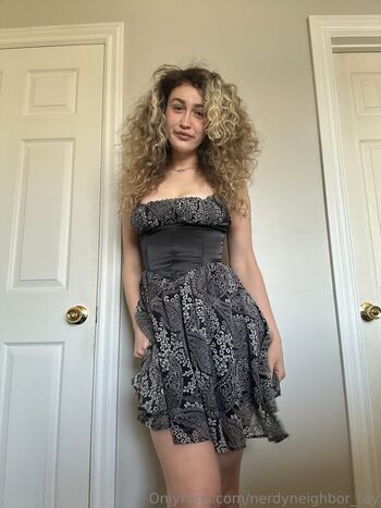 nerdyneighbor_tay