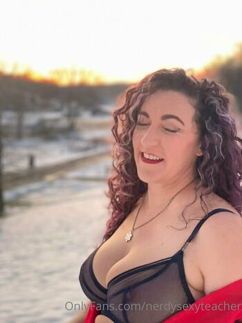 nerdysexyteacher