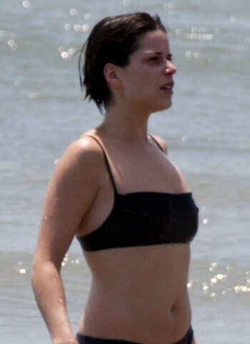 Neve Campbell