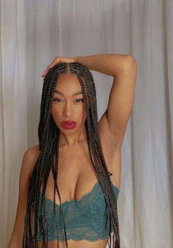 Nia Simone