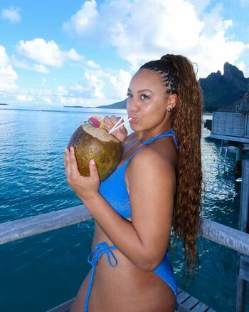 Nia Sioux