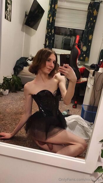 nicki_fox