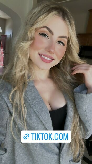 Nicki Taylor