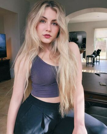 Nicki Taylor