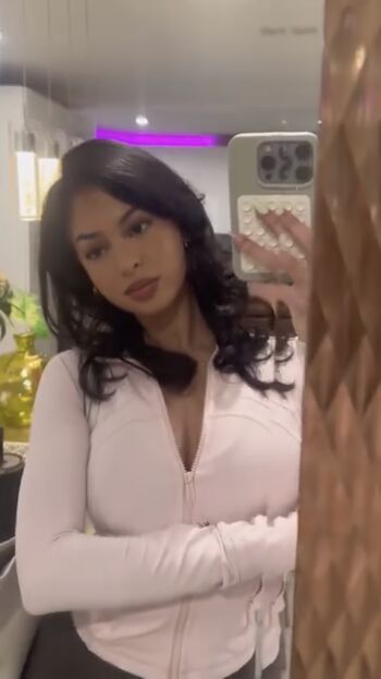 nickimariiee