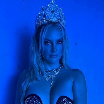 Nicole Arbour