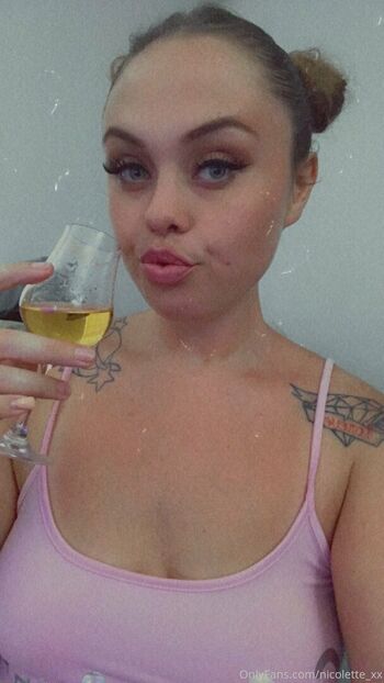 nicolette_xx