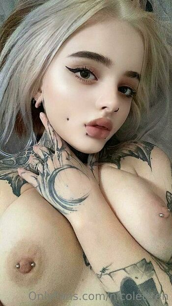 nicolettten