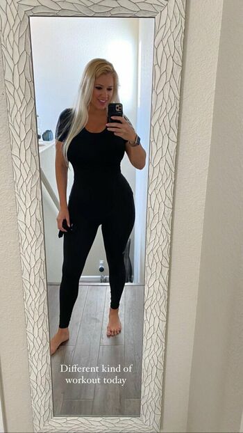 Nicolle A