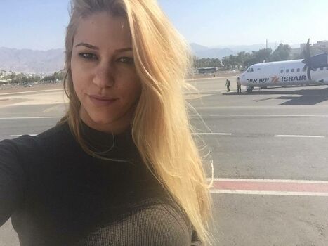 Nicolle A