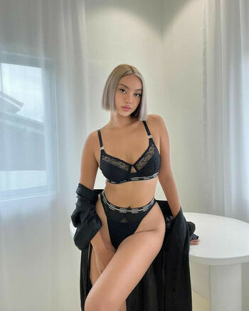 Nika Higashionna