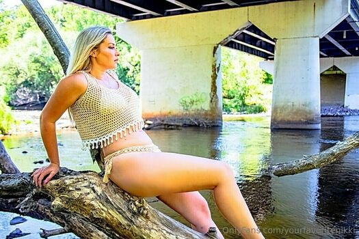 Nikki Baker