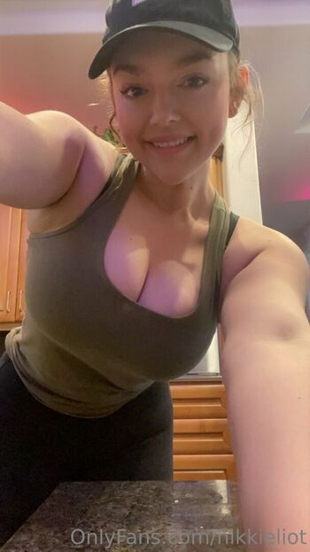 Nikki Eliot