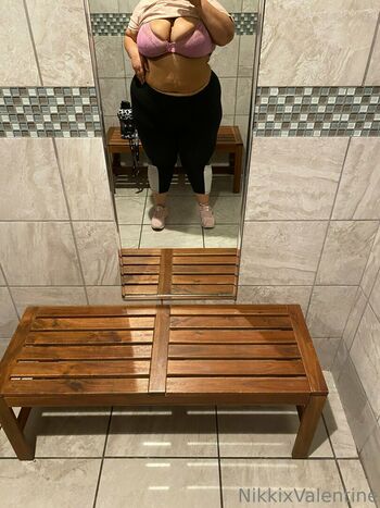 nikkixvalentine