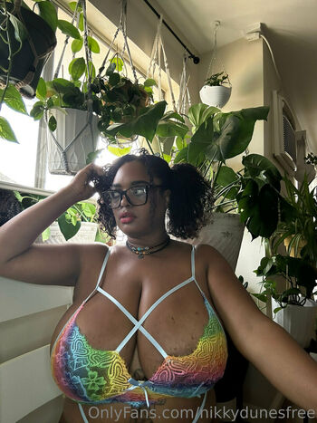 nikkydunesfree