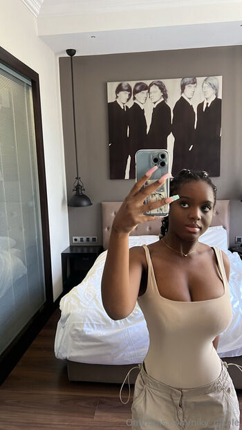niky_nikole