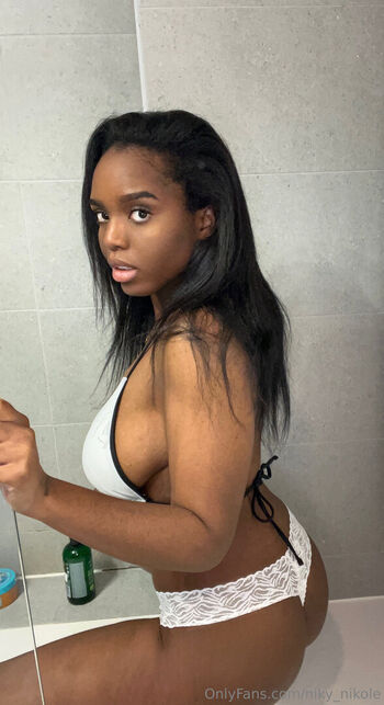 niky_nikole