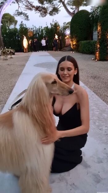 Nina Dobrev