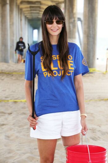 Nina Dobrev
