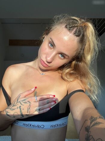 Nina Joy
