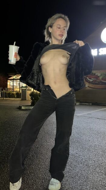 Nina Joy