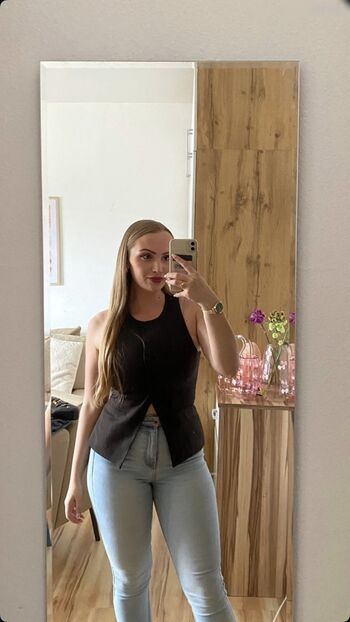 Nina Stark