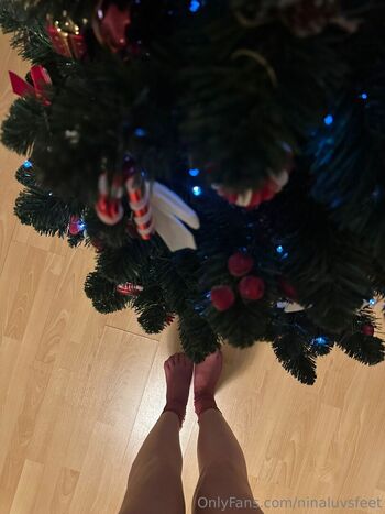 ninaluvsfeet