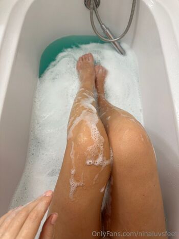 ninaluvsfeet