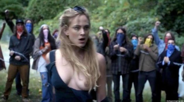 Nora Arnezeder